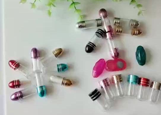 pequeños envases plásticos de la píldora 1g