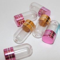 cápsula del envase uno de las botellas de píldora del plástico transparente de 15m m picosegundo